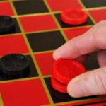 How To Play Checkers Game