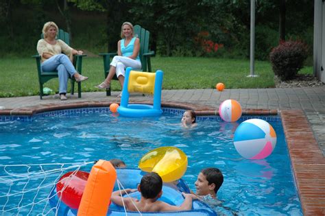 Games To Play In Swimming Pool